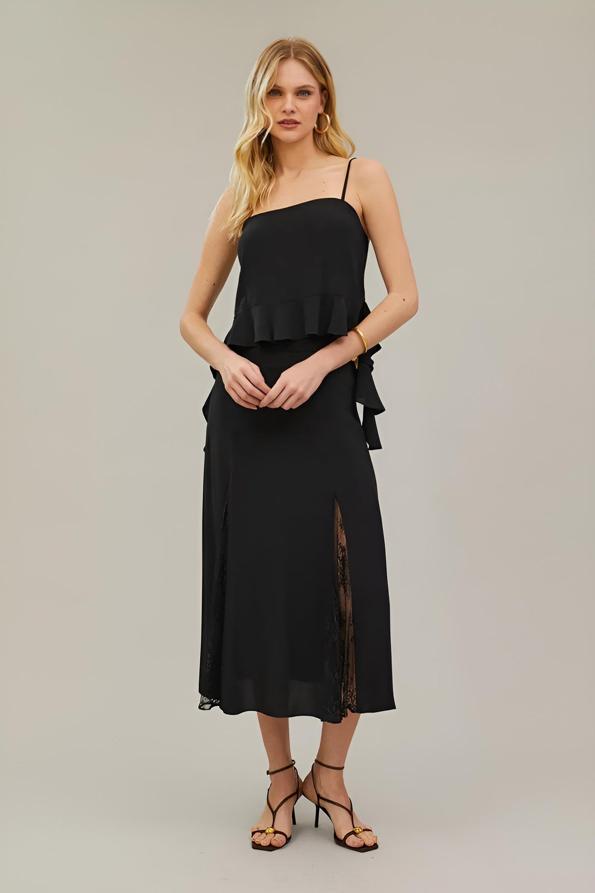 Saia Midi Godê RYVEI com Renda