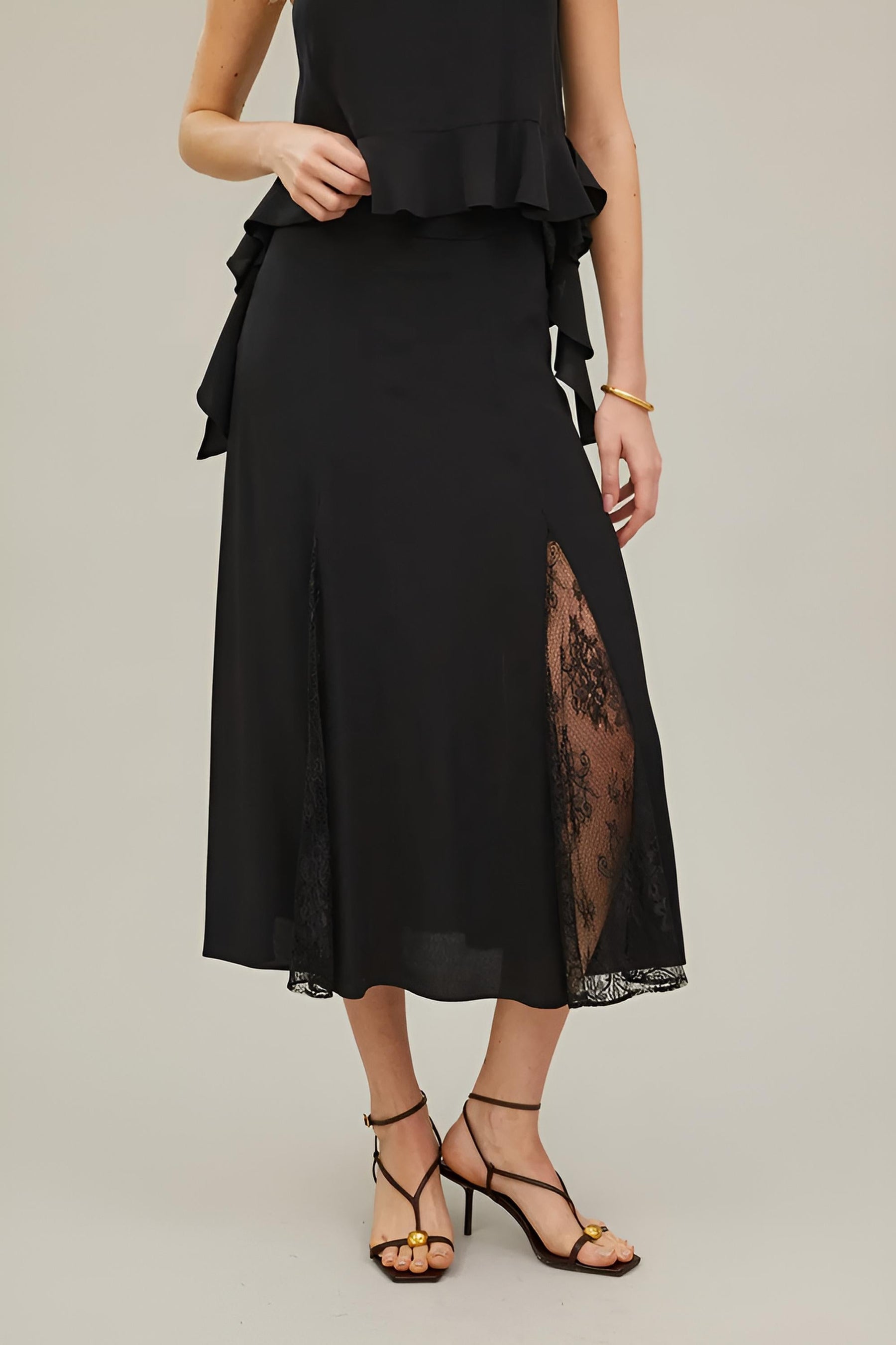 Saia Midi Godê RYVEI com Renda